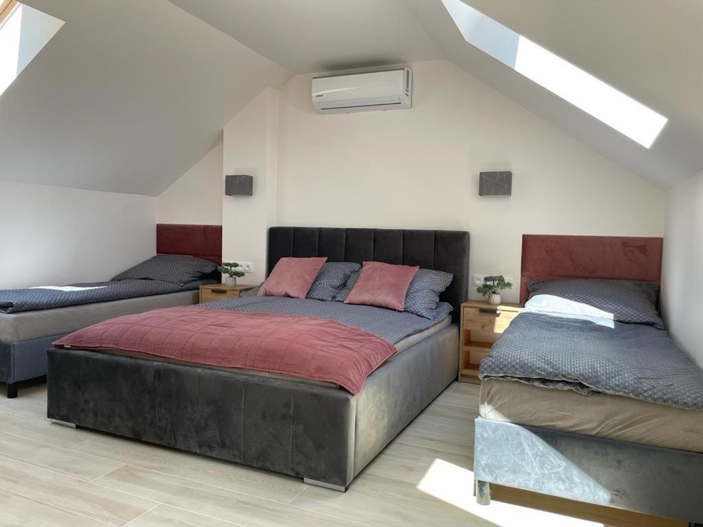 Apartamenty Przy Parku -150M Od Plazy Darlowko Esterno foto